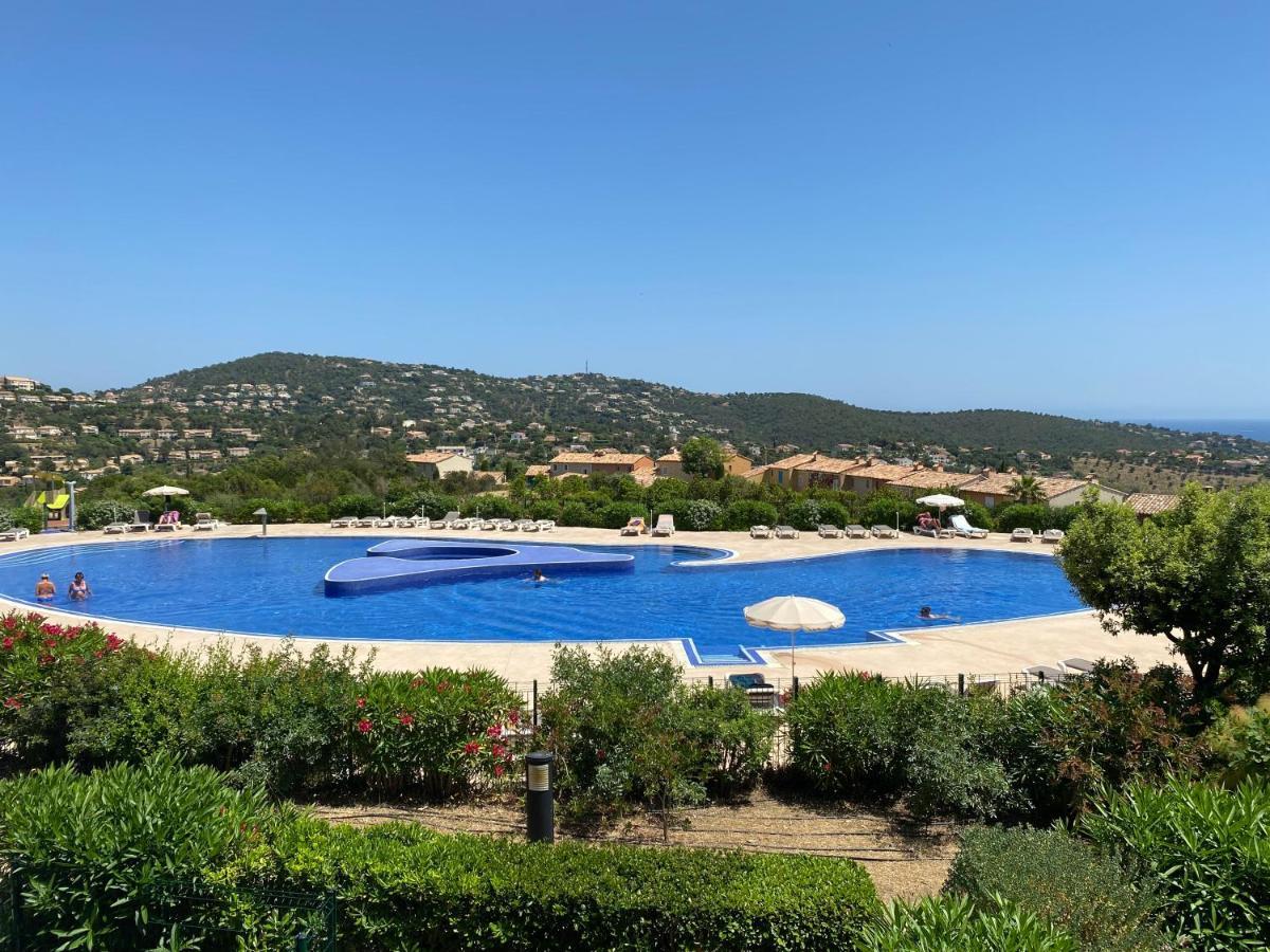 Appart. Vue Mer Avec Piscine - Golfe De St Tropez Лез-Іссамбр Екстер'єр фото